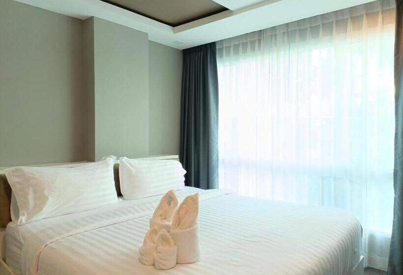 سوئیت پریمیوم با چشم‌انداز استخر, Wisdom Hotel & Residence