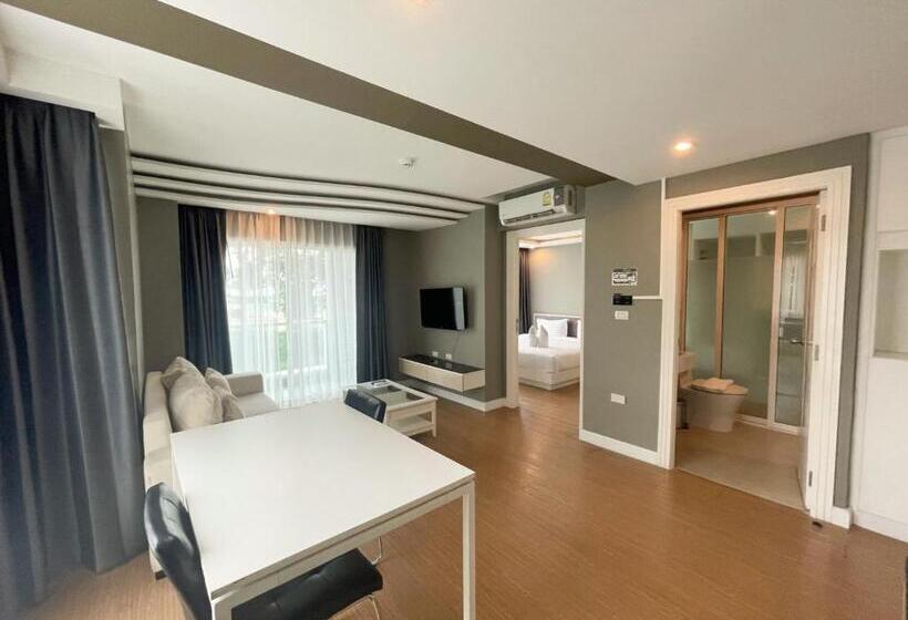 풀장 전망 스위트, Wisdom Hotel & Residence