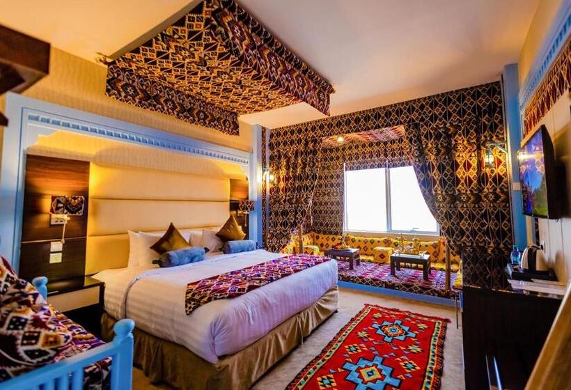 سوییت لوکس, Holiday Villa Hail
