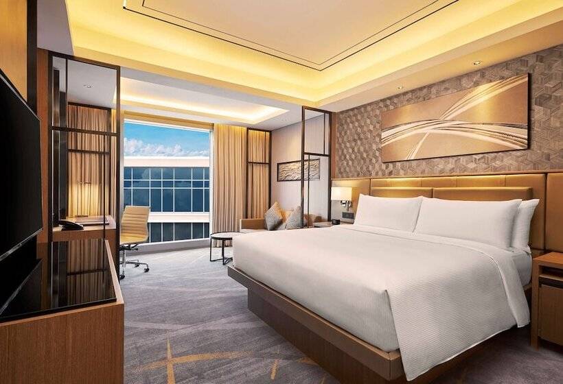 Quarto Executivo Vista Piscina, Hilton Manila