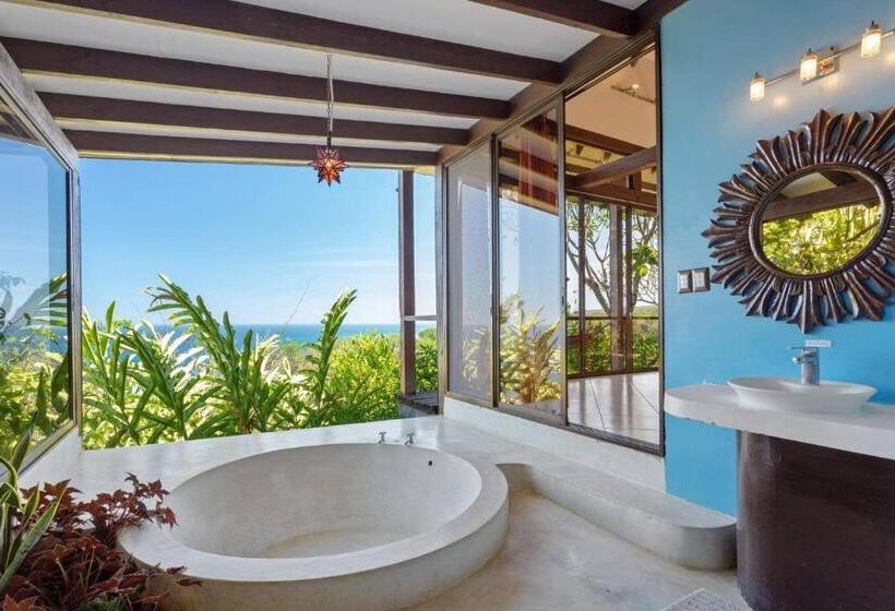 غرفة سوبيريور ثلاثية مطلّة علي البحر, Anamaya Resort
