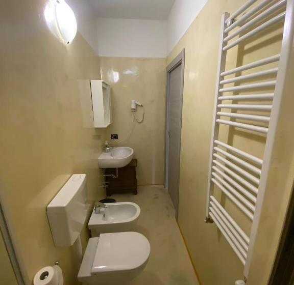 디럭스 룸, Macloud Pub B&b