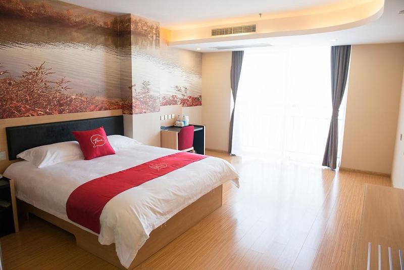 Семейный Номер, Thank Inn Plus Hotel Sichuan Neijiang Hongxing Red Star Macalline