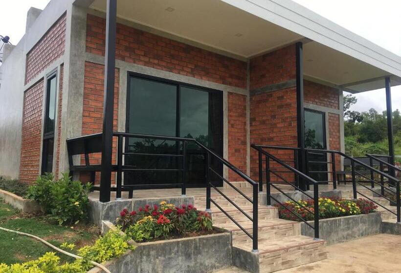 标准三人间, Khao Kho Overview Resort