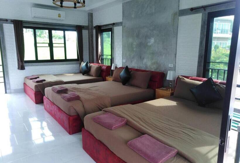 家庭间, Khao Kho Overview Resort