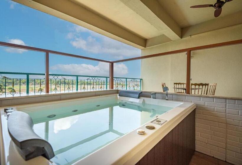Номер Deluxe с Гидромассажем, Tasik Villa International Resort