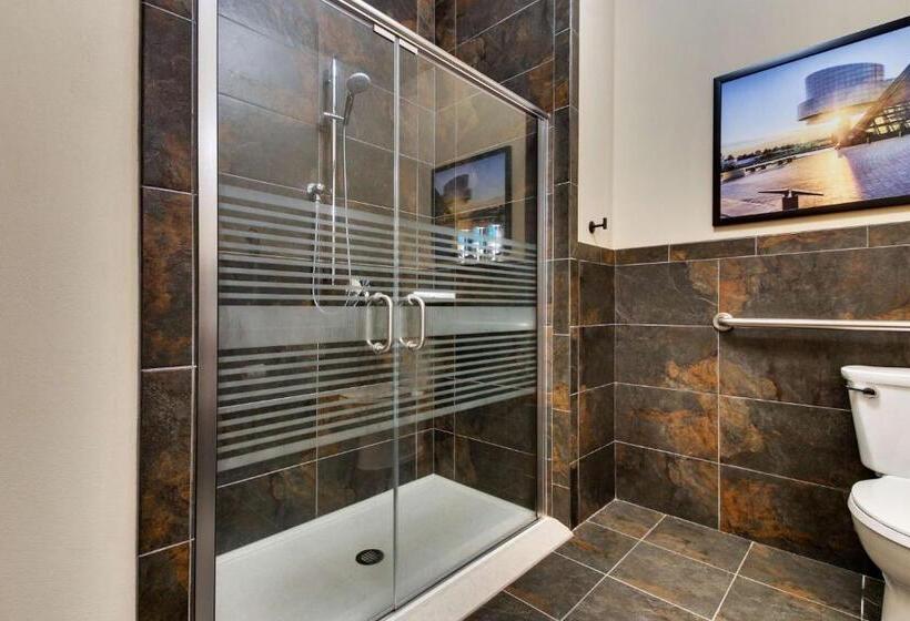 장애인을 위한 스위트, Drury Plaza Hotel Cleveland Downtown