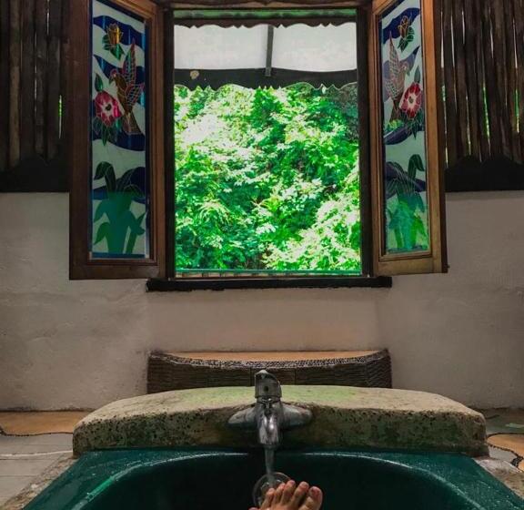 اتاق لوکس, Jungle Inn Bukit Lawang