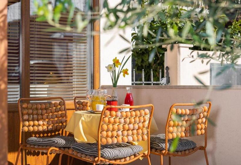 استودیوی لوکس, B&b Carmela