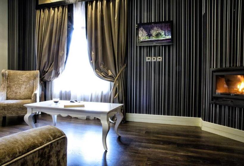 جناح إدارى, Nymfasia Resort