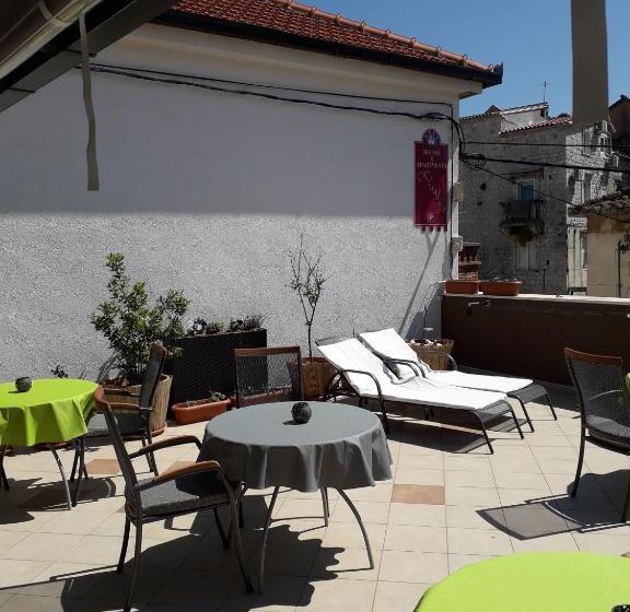 חדר משפחתי, Guest House Klaudija