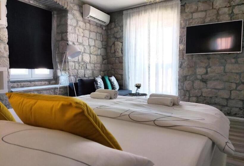 סטודיו סטנדרט עם מרפסת, Guest House Klaudija