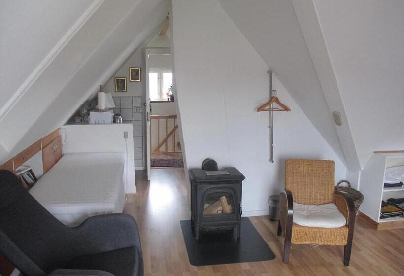 Четырехместный Номер Стандарт с Балконом, Guesthouse Sharon Aarhus