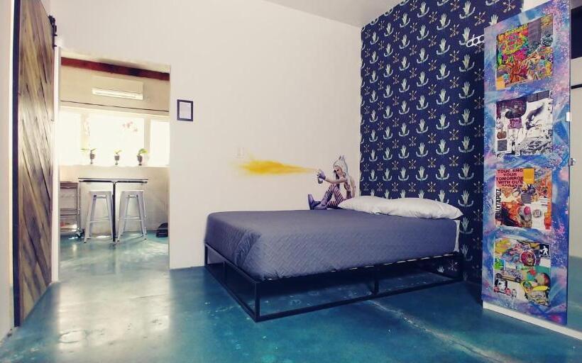 스위트, House Of Trestles   Hostel