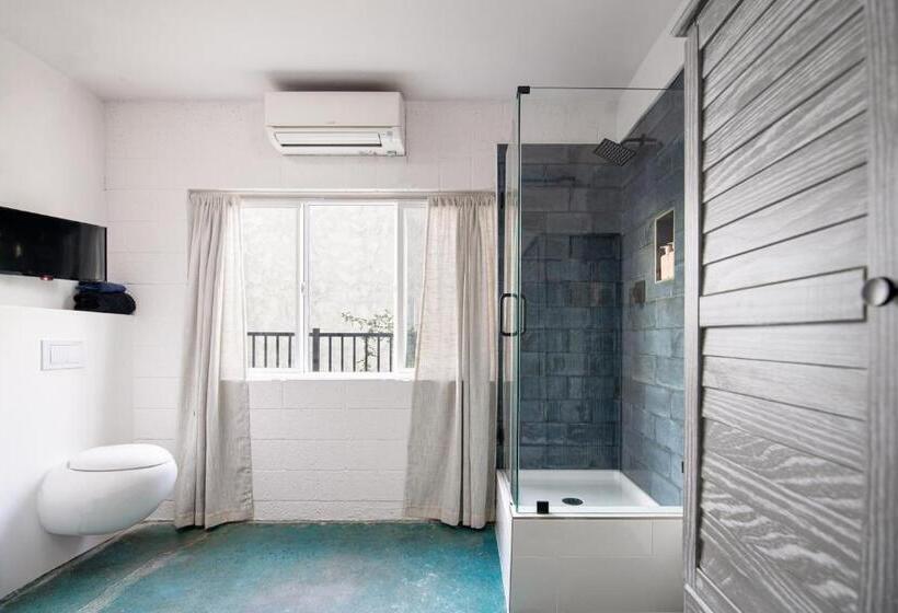 스위트, House Of Trestles   Hostel