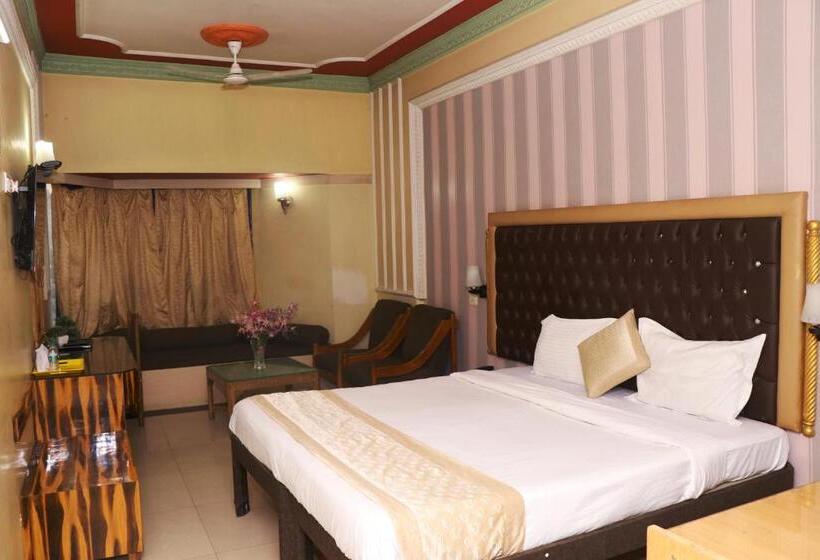 اتاق سوپریور با تخت بزرگ, Samrat International