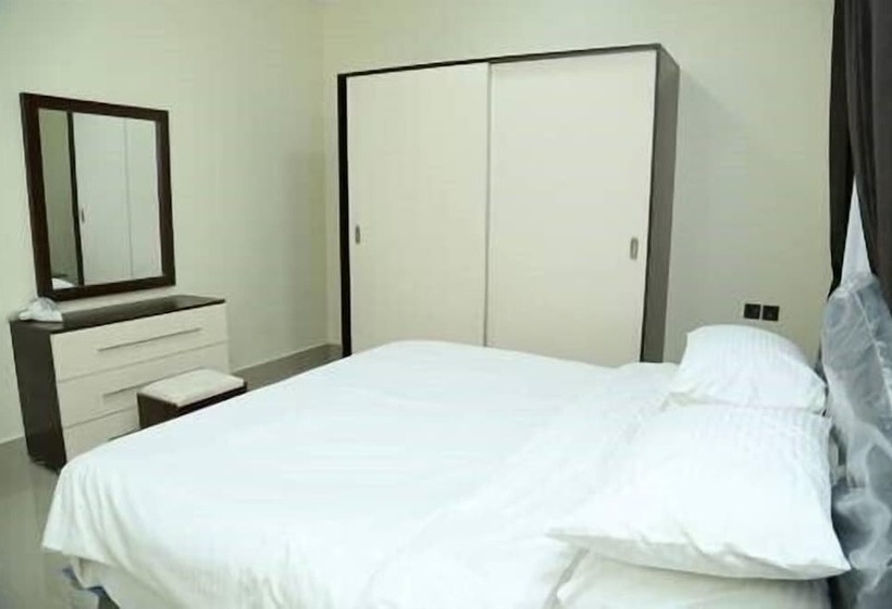 Апартаменты 2 Спальни, Golden Seasons Furnished Apartments 5