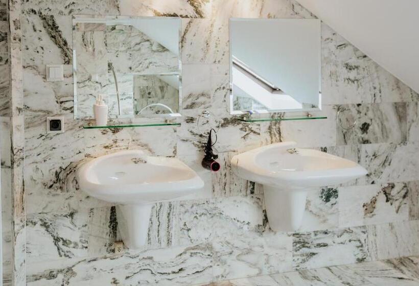 Четырехместный Номер Стандарт, Green Wood Apartament Stara Ochota