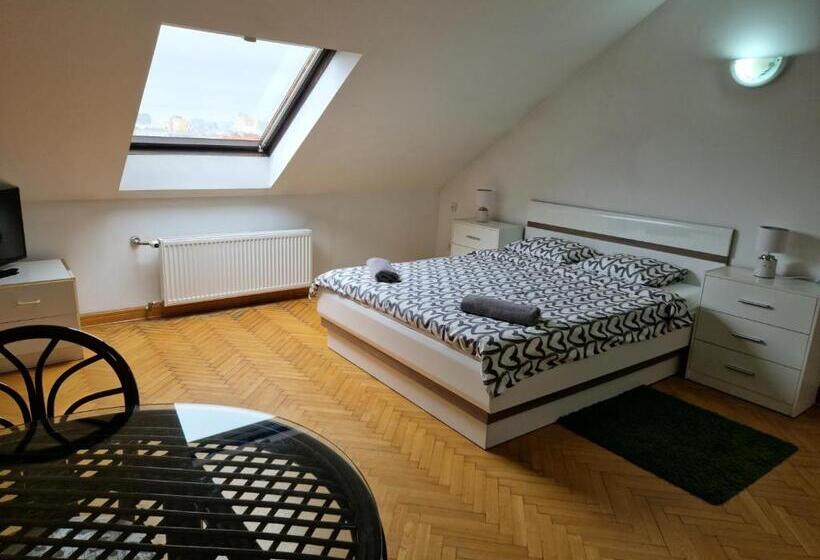 Четырехместный Номер Стандарт, Green Wood Apartament Stara Ochota