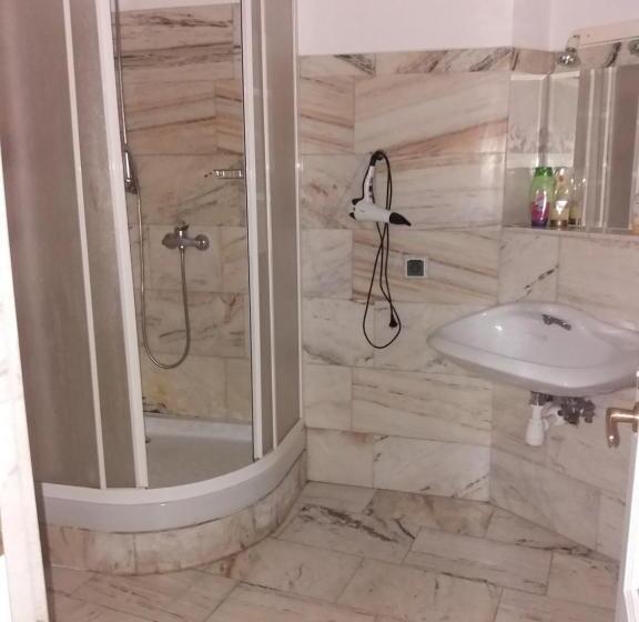 Номер Стандарт Трехместный, Green Wood Apartament Stara Ochota
