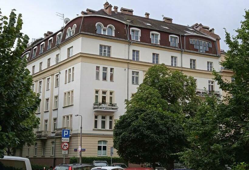 Номер Стандарт Трехместный, Green Wood Apartament Stara Ochota