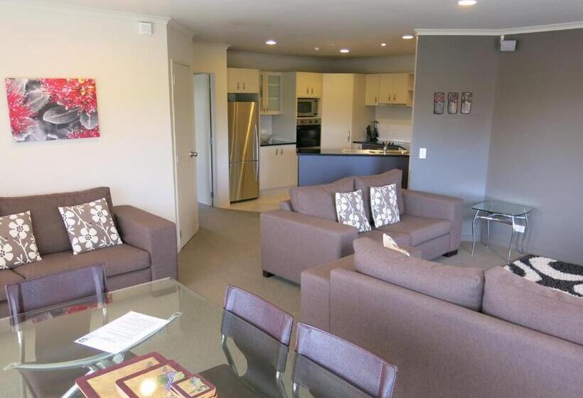 Апартаменты 2 Спальни, Ocean Breeze Resort Pauanui
