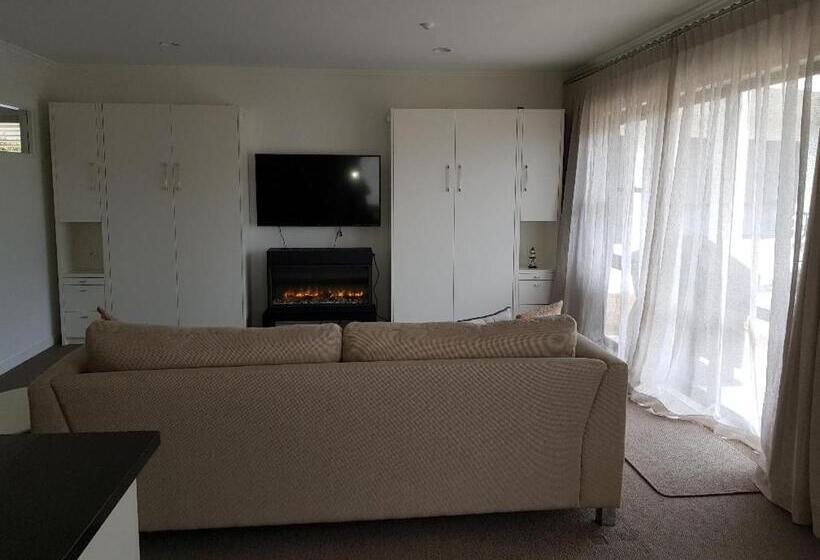 Апартаменты 1 Спальня, Ocean Breeze Resort Pauanui