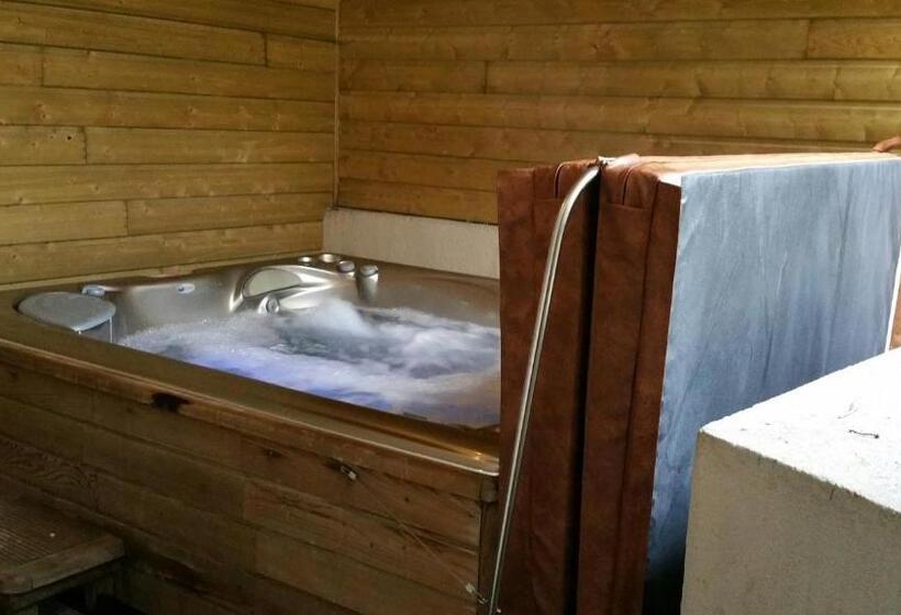 Дом 2 Спальни Смежный, Manoir Du Parc