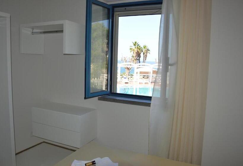 Апартаменты 2 Спальни, Residence La Corvetta