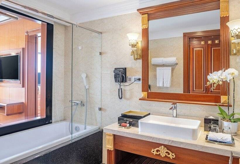 سوییت جونیور با چشم‌انداز دریا, Dlg Hotel Danang