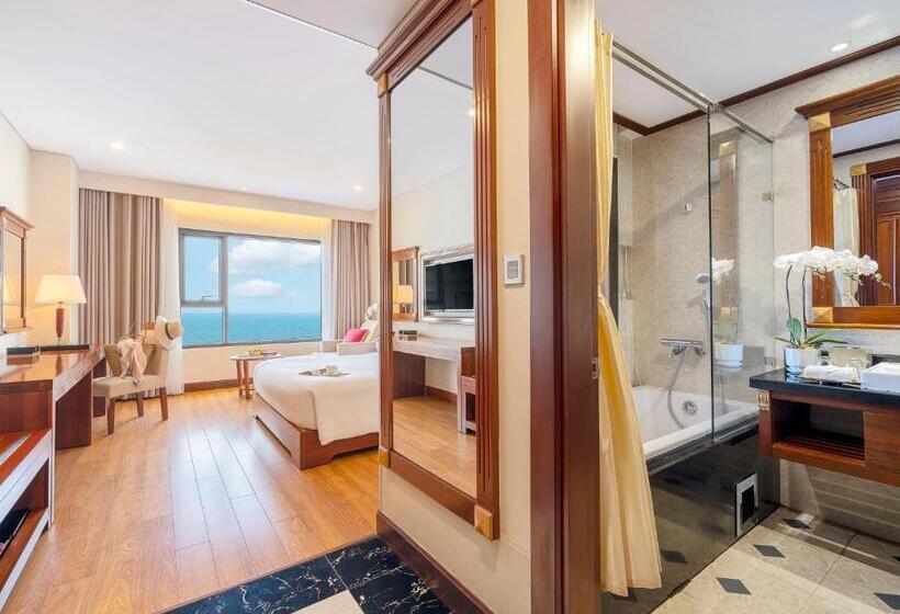 اتاق لوکس با چشم‌انداز دریا, Dlg Hotel Danang