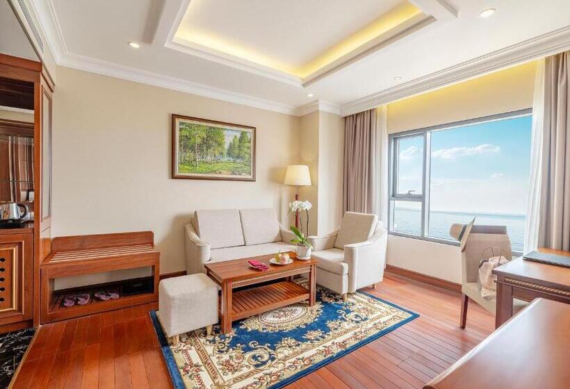 سوییت جونیور با چشم‌انداز دریا, Dlg Hotel Danang