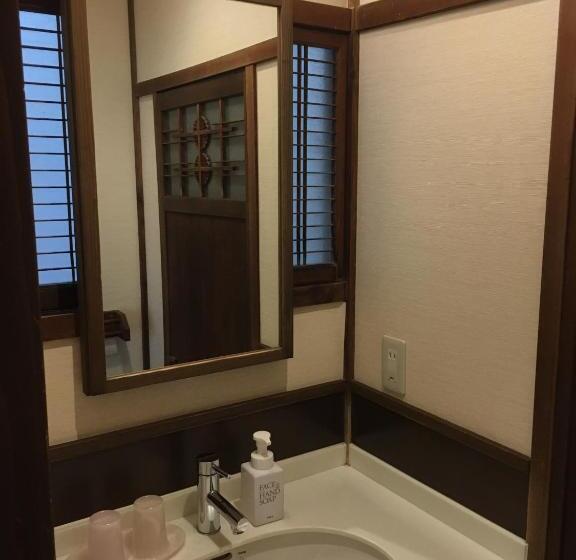 バス共有のスタンダードルーム, Ryokan Tanakaya
