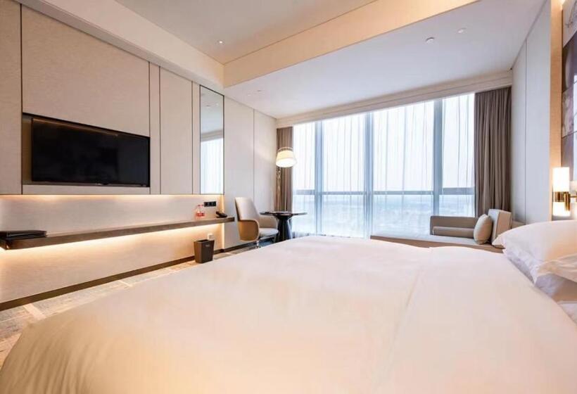 Номер Superior, Wyndham Grand Suzhou Fenhu