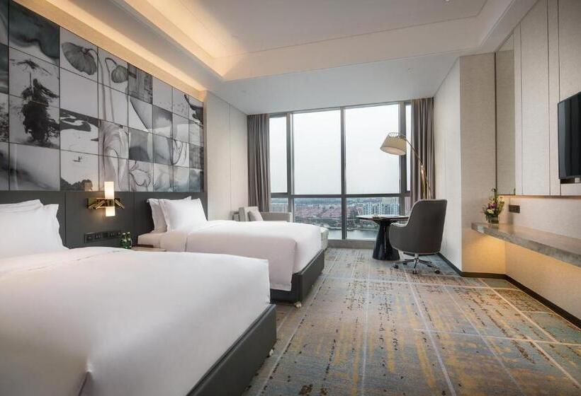 Номер Superior, Wyndham Grand Suzhou Fenhu