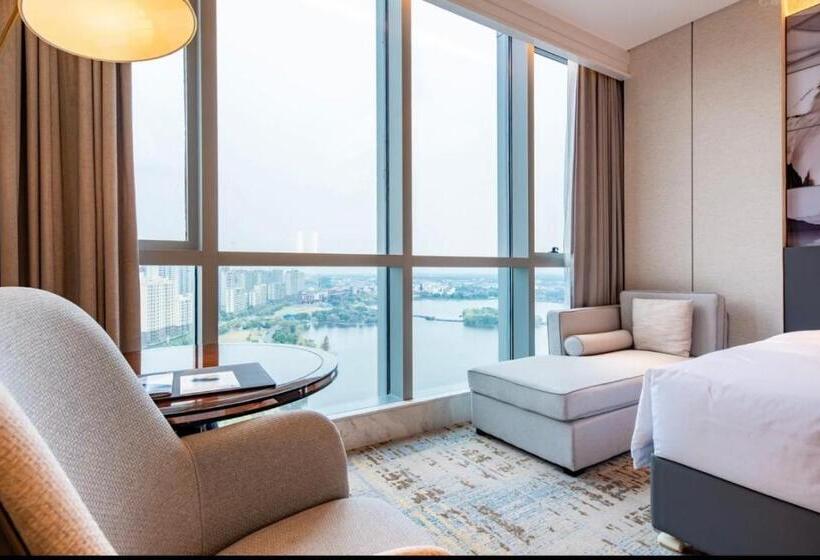 Номер Стандарт Вид на Озеро, Wyndham Grand Suzhou Fenhu
