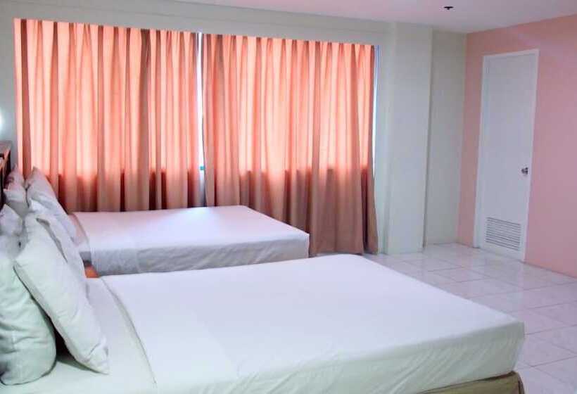 Quarto Familiar, Sunday Hostel