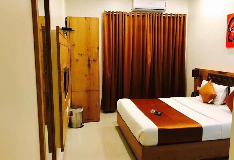 Номер Deluxe, Grandeur Near Mumbai International Airport