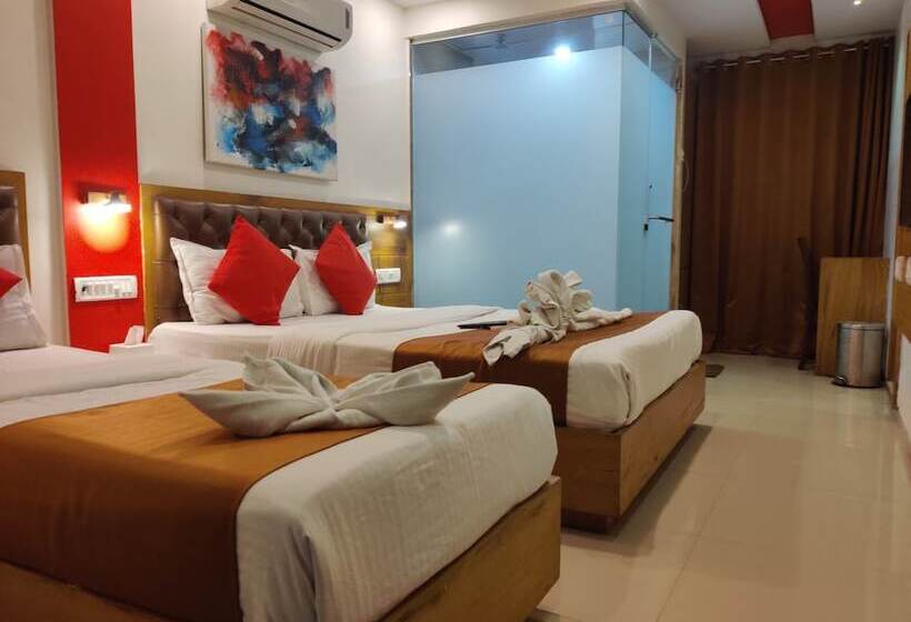 Трехместный Номер Deluxe, Grandeur Near Mumbai International Airport