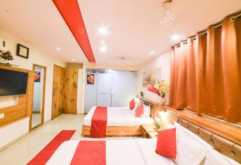 Четырехместный Номер Стандарт, Grandeur Near Mumbai International Airport