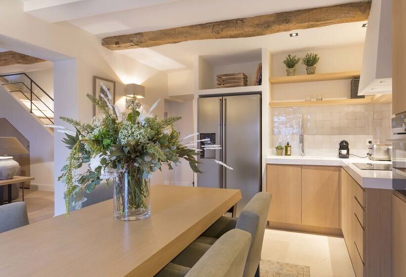 Люкс, Mougins Luxury Retreats