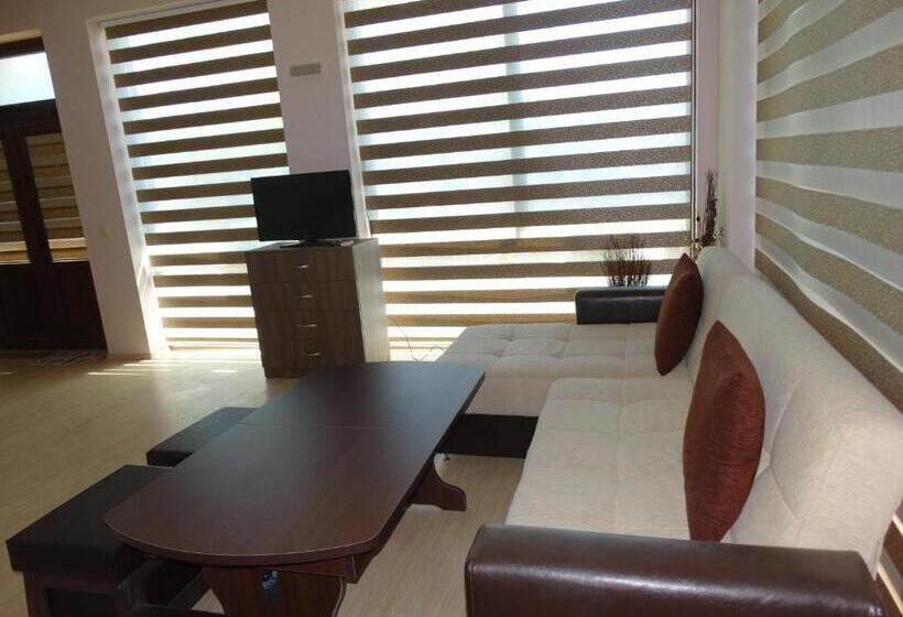 إستديو قياسى مطل على الحديقة, Chateau Del Marina Apart Complex