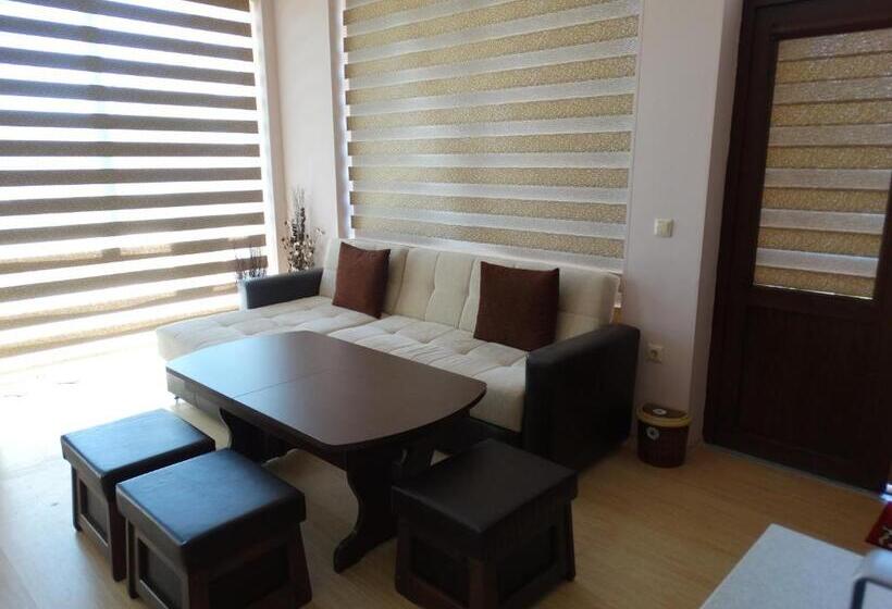 إستديو قياسى مطل على الحديقة, Chateau Del Marina Apart Complex
