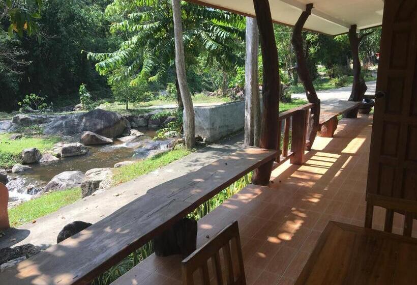 标准三人间, Lunda Orchid Resort
