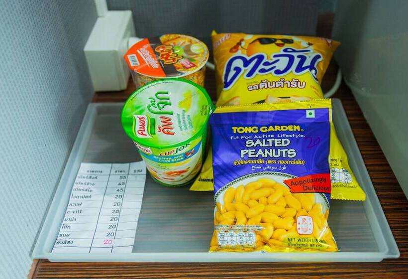 Номер Стандарт Трехместный, Km Hotel Chiang Mai