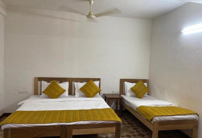 Quarto Triplo Superior, Calangute Beach Palms