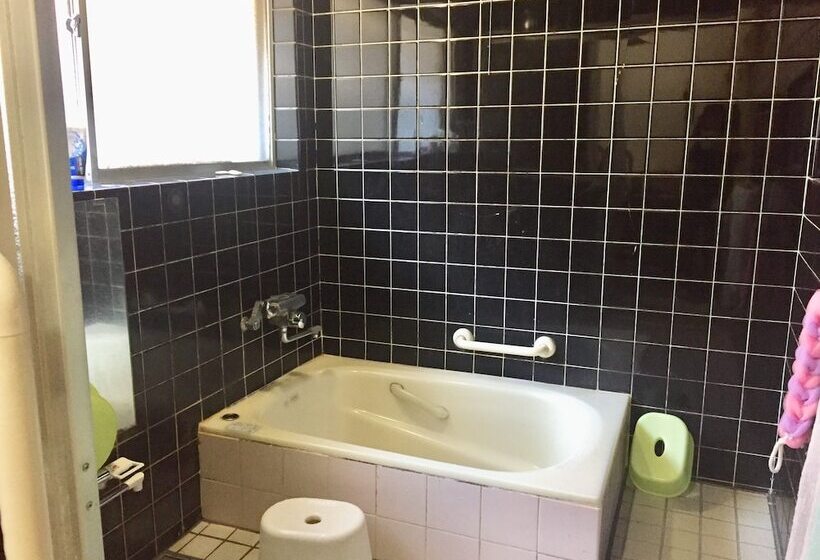 家庭间, Guesthouse Face To Face