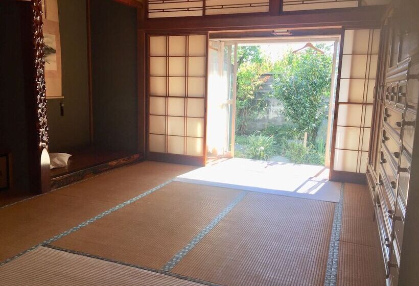 家庭间, Guesthouse Face To Face