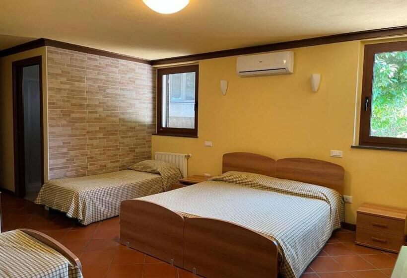 スタンダード４人部屋, Alloggio Agrituristico Ronchi Di Fornalis