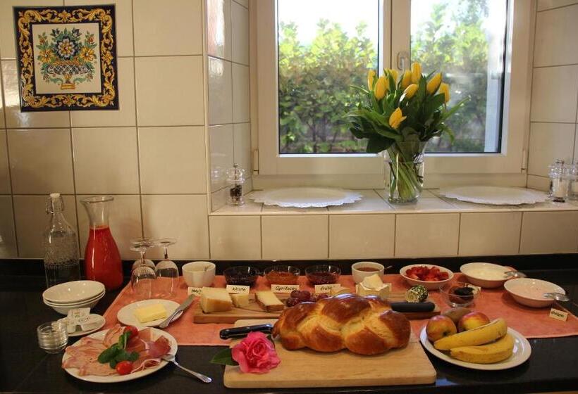 اتاق استاندارد با چشم‌انداز دریاچه, Casa Concerto